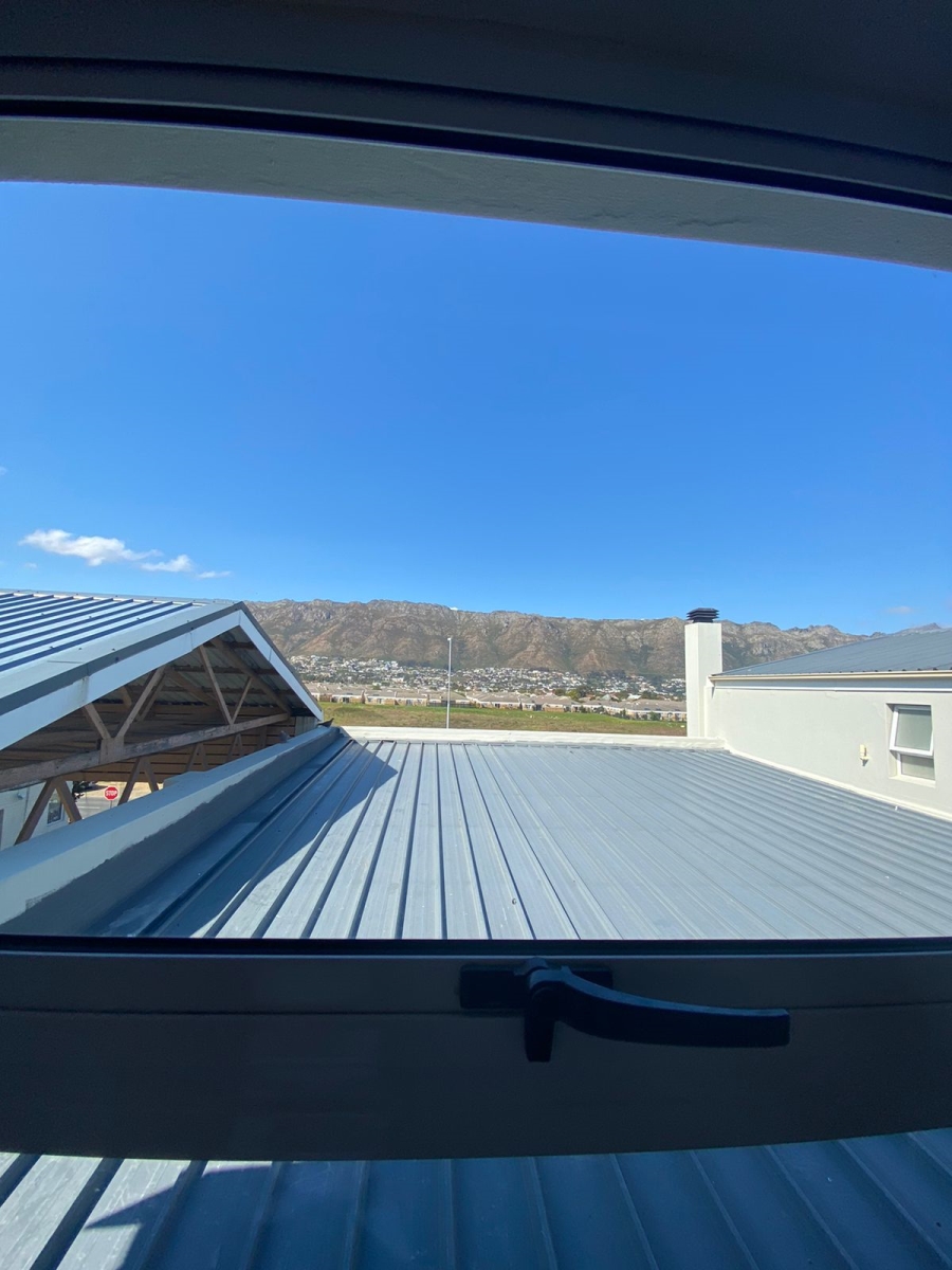 To Let 2 Bedroom Property for Rent in Whispering Pines Western Cape